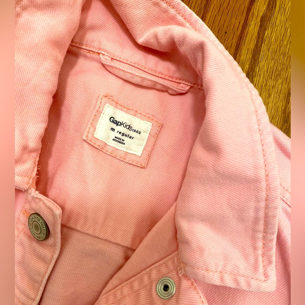 Gap Jean jacket - Girls size M - Shades of pink!